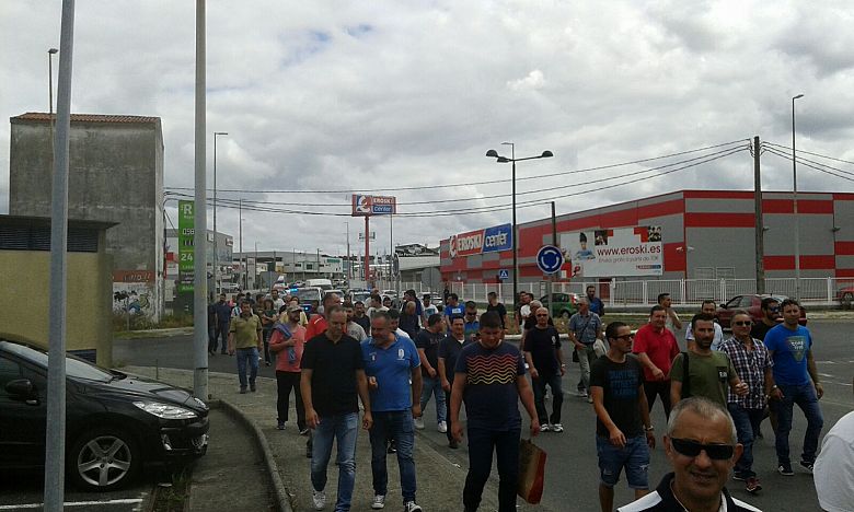 17-07-20 FolgaMetalPiquetesFerrol02.jpg